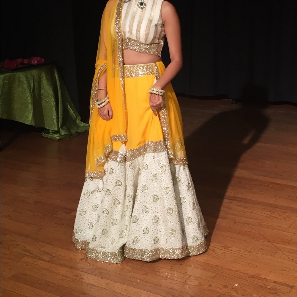 Yellow lengha